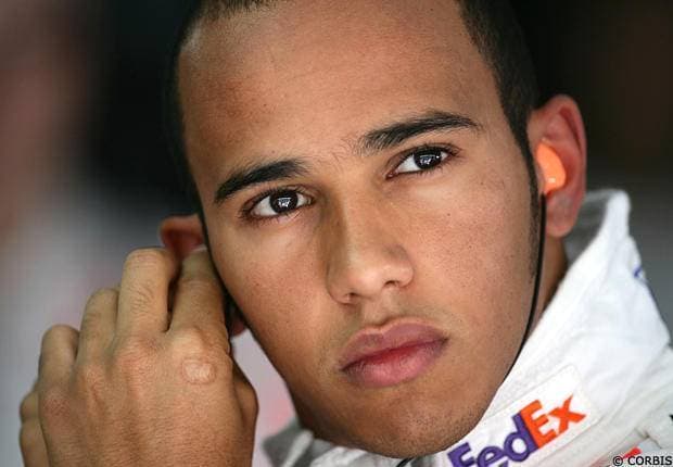 Lewis Hamilton é bicampeão da F-1
