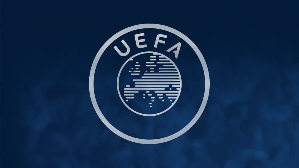 Uefa permitirá que árbitro interrompa jogos por ofensas racistas