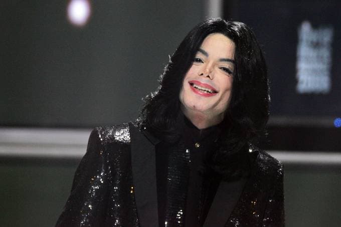 Michael Jackson: Fãs não podem se aproximar de túmulo