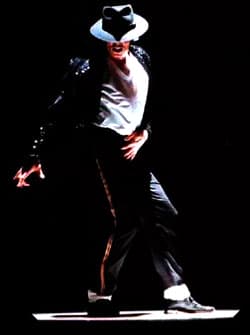 Michael Jackson, o artista morto mais rico do mundo, não terá descanso jamais
