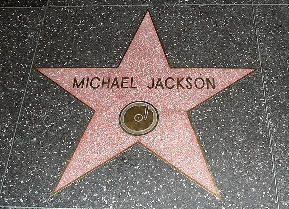 1984 Michael ganhou uma estrela na calçada da fama