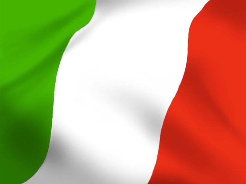 Itália faz trato com Líbia e freia imigração