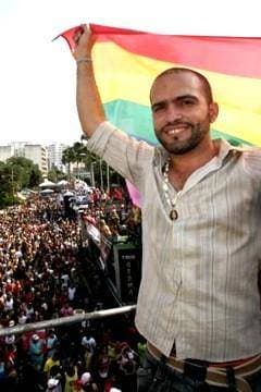 Porto Seguro: Tenente gay concede entrevista