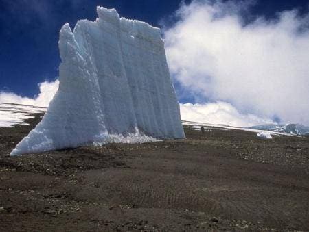 Neve da maior montanha africana deve desaparecer em 20 anos