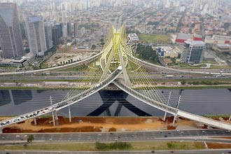 Comemoração dos 455 anos de São Paulo terá programação para ciclistas --a Bike Tour-- saindo da ponte Octavio Frias de Oliveira