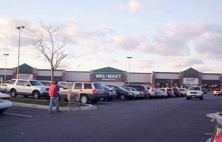 Alto-falante do Walmart ‘convida’ clientes negros a se retirarem de loja em Nova Jersey; empresa pede desculpas
