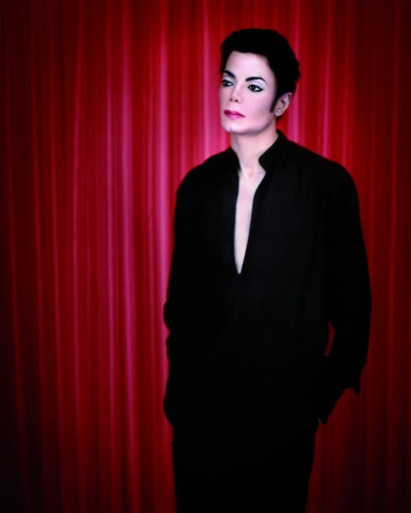 Red-Curtain-Michael-Jackson-580x725