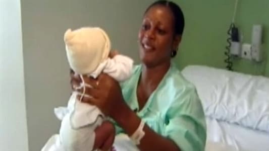 Mulher dá à luz bebê em pleno voo