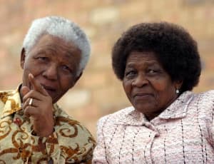 Morre Albertina Sisulu, ícone do movimento anti-apartheid