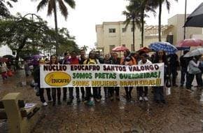Em São Vicente, mulheres participam da 1ª Marcha das Pretas