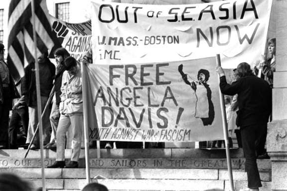 Hoje na História, 1972: É absolvida militante negra Angela Davis