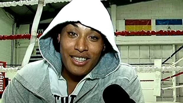 Campeã mundial de boxe da Costa Rica é fã declarada de Ronaldinho