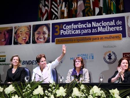 Dilma politica para mulheres
