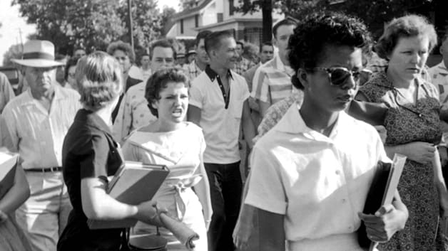 O que aconteceu com Hazel Bryan – hoje com 75 anos – que personificou o racismo em uma das fotos mais famosas da história