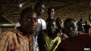 Africanos reclamam de tratamento desigual na fronteira do Acre