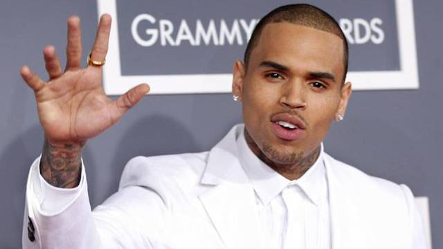 Chris-Brown-at-Grammys-2013
