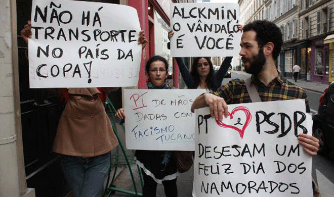 Estudants-protestam-contra-PT-e-PSDB Bia-Barbosa