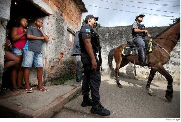Der Spiegel: PM carioca é pior que as gangues
