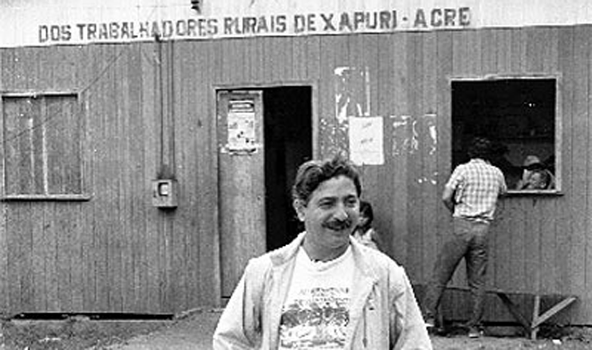 Bancada ruralista rejeita e critica homenagem à Chico Mendes na Câmara