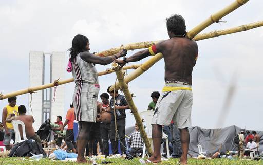 Índios deixam acampamento no Distrito Federal com vitória parcial