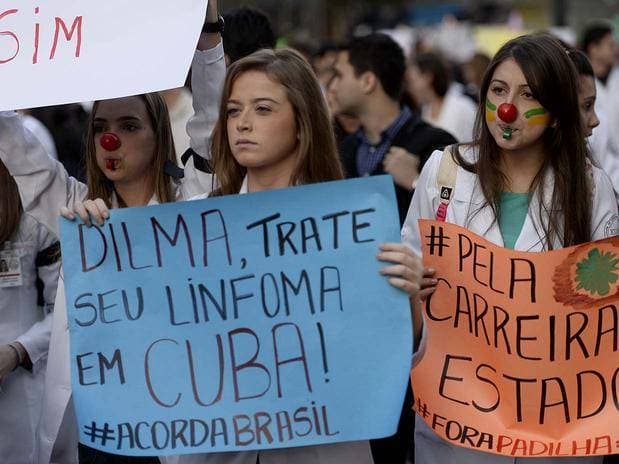 Médicos pedem votos a pacientes contra Dilma