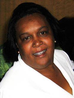 Solimar Carneiro atuou durante 16 anos como Secretária Executiva de empresas e órgão municipal em São Paulo Membro fundadora de Geledés – Instituto da Mulher Negra