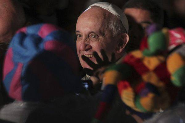 Papa Francisco pede nova atitude da Igreja com os filhos de homossexuais