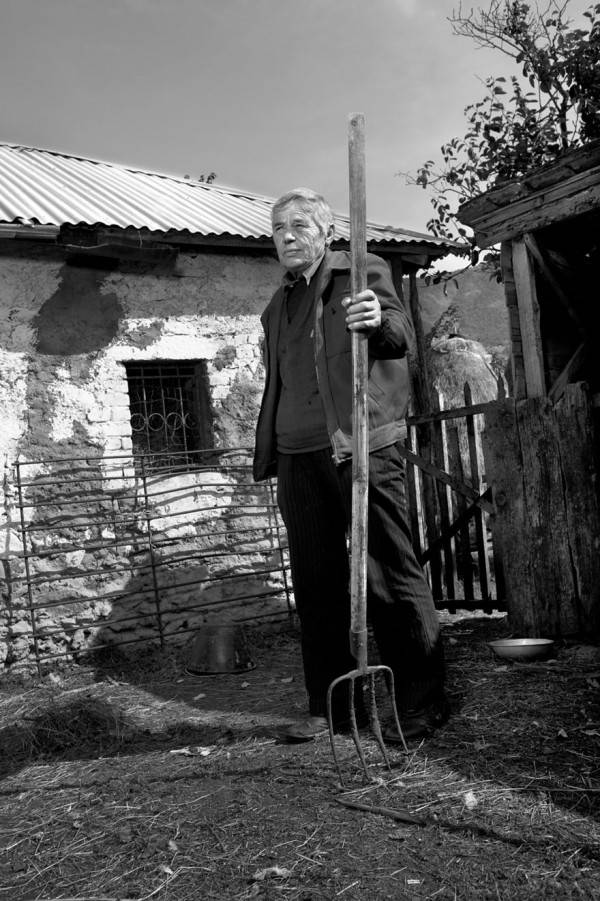 As mulheres albanesas que viveram suas vidas como homens: fotos