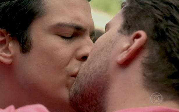 Pastor processa Globo por causa de beijo gay em ‘Amor à Vida