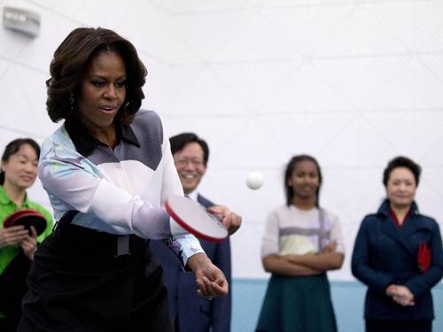 Na China, Michelle Obama retoma a diplomacia do pingue-pongue