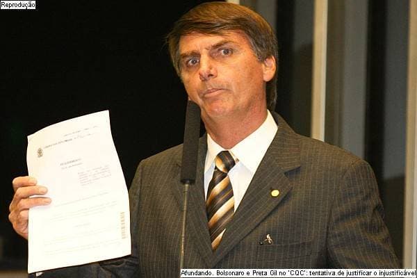 ‘A guerra vai aumentar’, diz Bolsonaro após absolvição em conselho