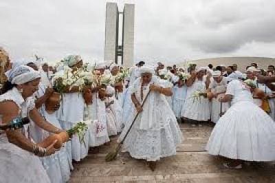Religiões afro-brasileiras produzem direito de resposta coletivo contra TV Record