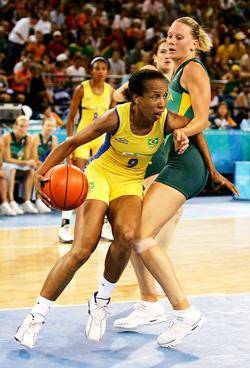 2001-2002: Classificada a quarta jogadora na WNBA em marcação. Liderou os Comets em pontos em 17 ocasiões e vez quatro rebotes.