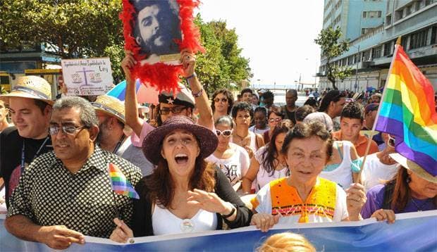 Filha de Raúl Castro lidera conga anti-homofobia em Havana