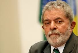 Lula assina lei que eleva pena para pedofilia e estupro