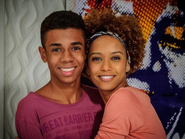 Taís Araújo diz que está treinando para ser mãe de adolescente