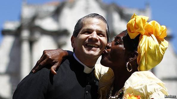 “Chega de eunucos”: um teólogo do Vaticano defende o casamento dos padres