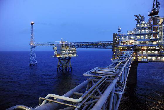 O petróleo é hoje a maior fonte de renda de Angola. Mas os lucros dessa indústria não chegam ao povo angolano