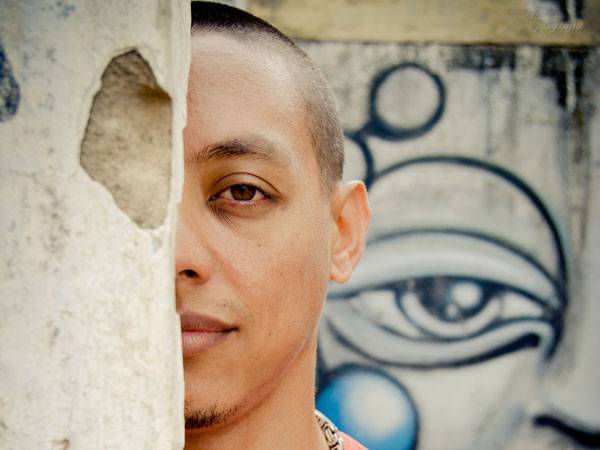 Rapper Preto Bronx dialoga com outras sonoridades em novo trabalho