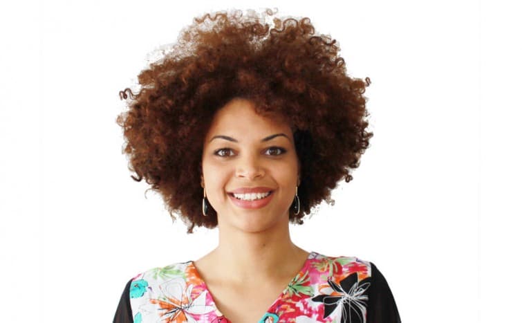 Uma princesa de cabelo black power luta contra o racismo