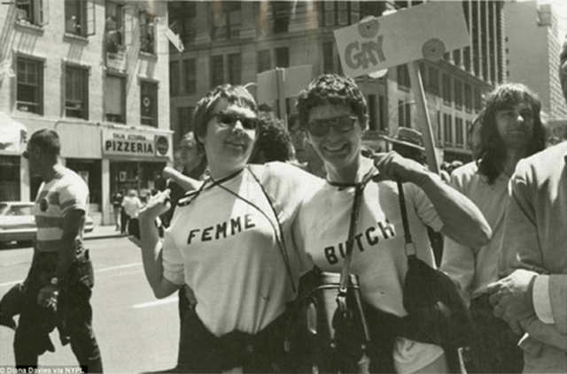 Casal em protesto (1970).