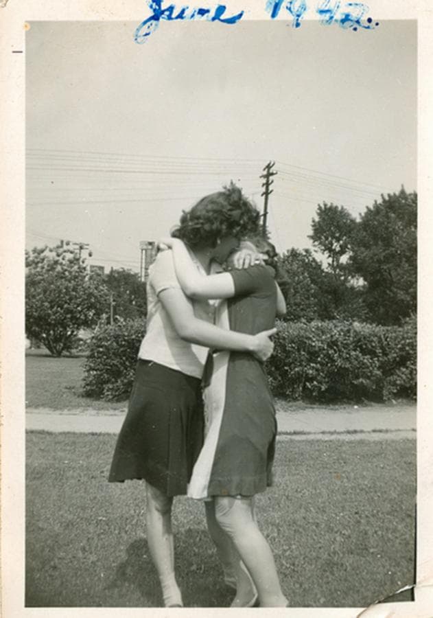 Casal se beijando (Junho, 1942).