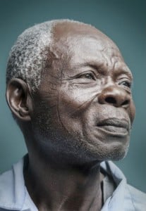 Cultura: fotógrafa da Costa do Marfim faz exibição sobre a tradição da escarificação