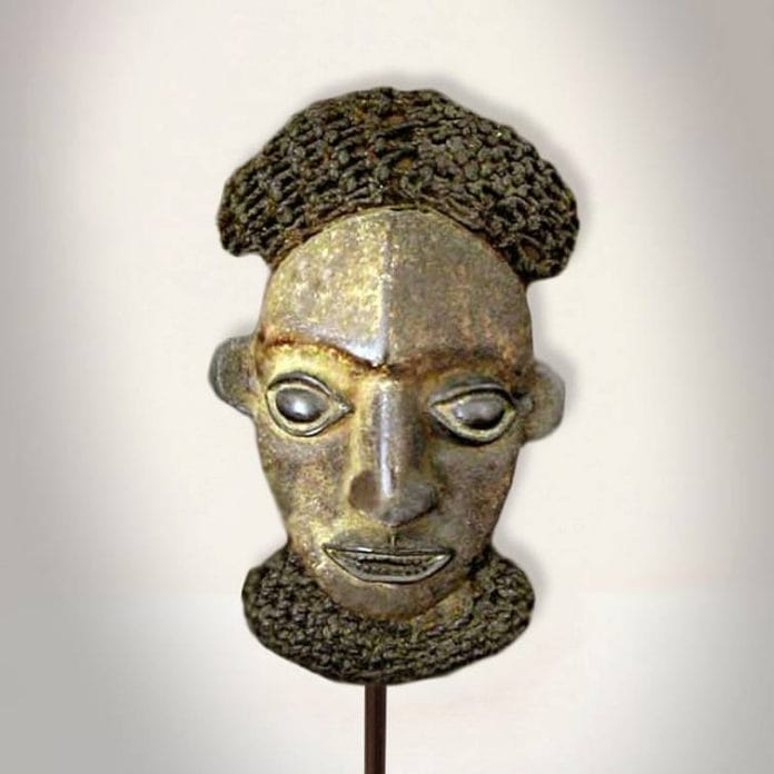 Máscara da etnia Bamoun, originária de Camarões. Foto: Reprodução