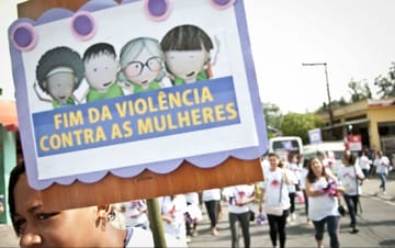 Denúncias de violência contra a mulher no Ligue 180 aumentam 60% após campanha