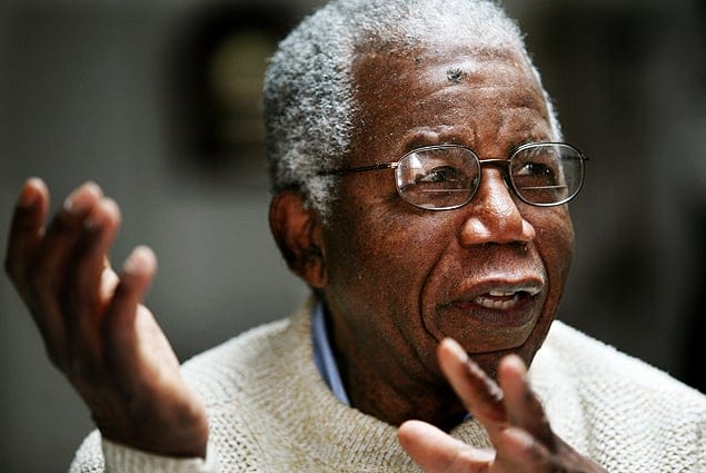 Craig Ruttle – 22.jan.2008/Associated Press O escritor Chinua Achebe, morto em março de 2013