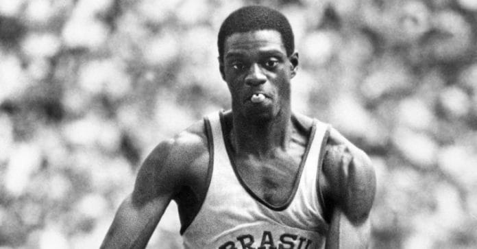 joao-do-pulo-salta-para-conquistar-o-bronze-nos-jogos-olimpicos-de-montreal-1976-1338415435107_956x500