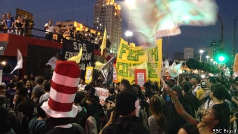 Protesto contra a Copa no centro do Rio de Janeiro, em maio deste ano
