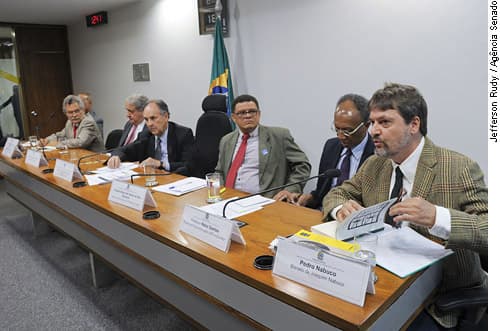 Educação e fim do preconceito completariam a abolição da escravidão no Brasil, afirmam debatedores