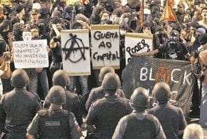 No Brasil, os black blocs ganharam visibilidade com as manifestações de junho de 2013.